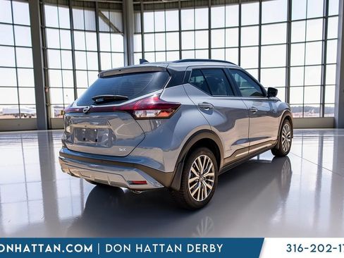 Used 2023 Nissan Kicks SR w/ SR Premium Package FWD image 34