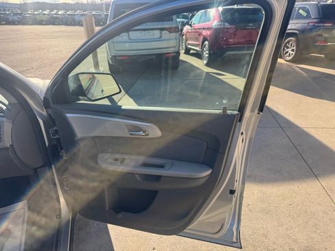 Used 2012 Chevrolet Traverse LS image 16