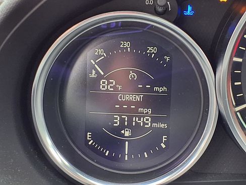 Used 2020 MAZDA MX-5 Miata Sport RWD image 23