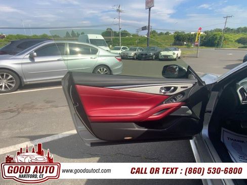 Used 2017 INFINITI Q60 Red Sport 400 AWD/4WD image 9