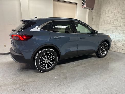 New 2026 Ford Escape SE w/ PHEV Premium Package image 22