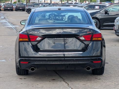 Used 2023 Nissan Altima 2.5 SR w/ SR Premium Package image 6