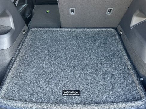 New 2026 Volkswagen Tiguan SE R-Line FWD image 13