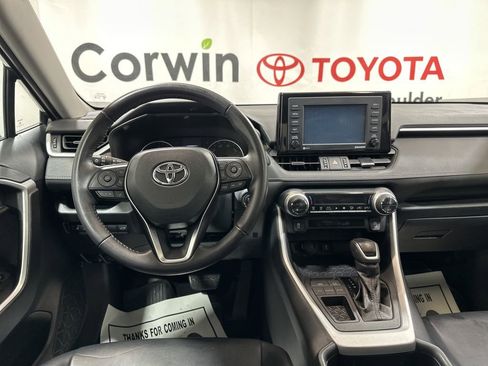 Used 2020 Toyota RAV4 XLE Premium image 20