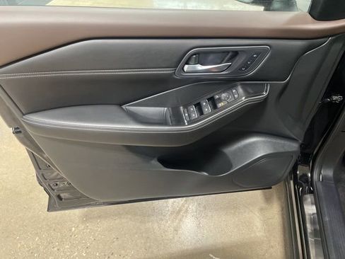 Certified 2023 Nissan Rogue SL w/ SL Premium Package image 12