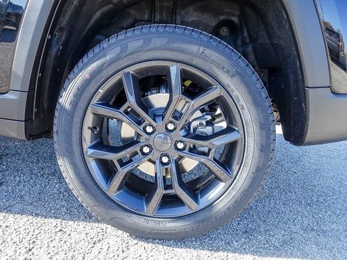 New 2025 Jeep Grand Cherokee Limited image 8