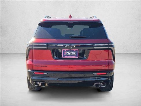 Used 2024 Chevrolet Traverse RS image 7
