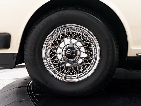 Used 1990 Rolls-Royce Silver Spur image 3