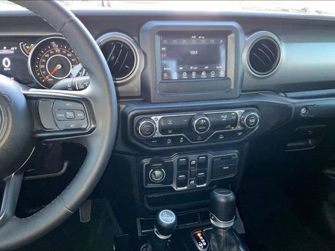 Used 2023 Jeep Gladiator Sport AWD/4WD image 6