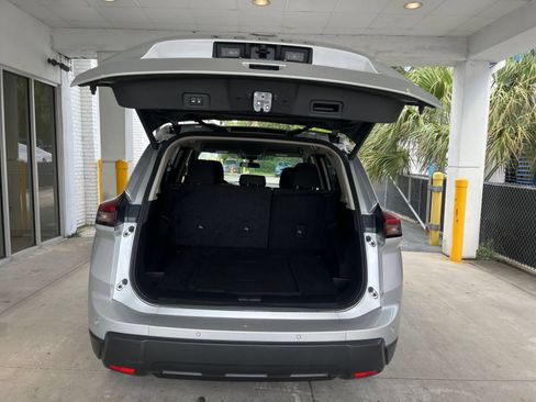 Used 2025 Nissan Rogue SV AWD/4WD image 33