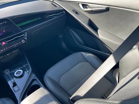 Certified 2025 Kia Niro Wind w/ Wind Preserve Package image 11