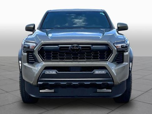 Certified 2024 Toyota Tacoma TRD Off-Road AWD/4WD image 4