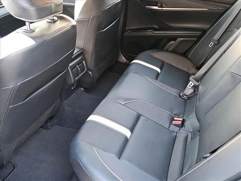 Used 2025 Toyota Camry SE w/ Convenience Package FWD image 17