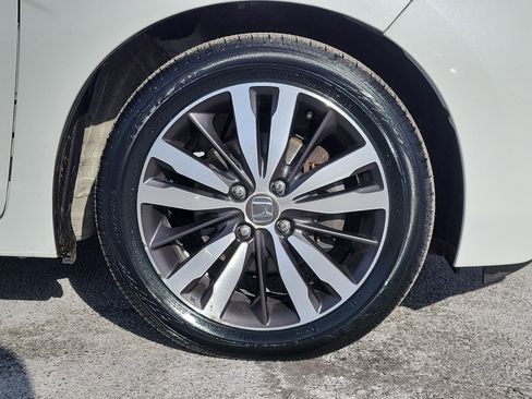 Used 2017 Honda Fit EX image 5