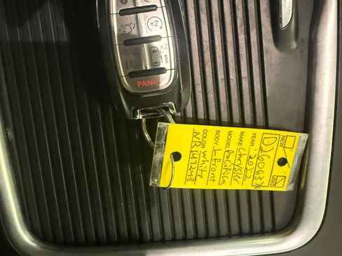 Used 2022 Chrysler Pacifica Touring-L FWD image 34