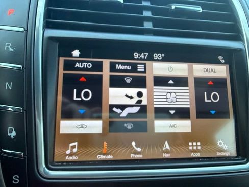 Used 2019 Lincoln Nautilus Reserve AWD/4WD image 24