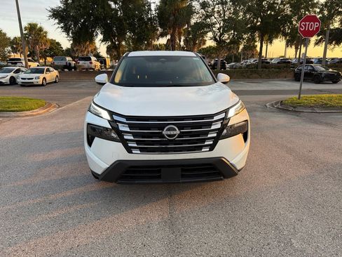 Used 2025 Nissan Rogue SV FWD image 8
