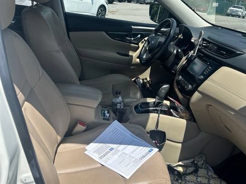 Used 2017 Nissan Rogue SL FWD image 10