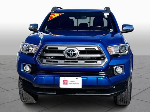 Used 2016 Toyota Tacoma Limited image 3