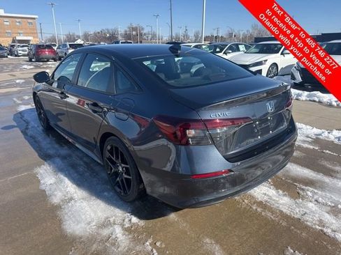 Used 2025 Honda Civic Sport image 3
