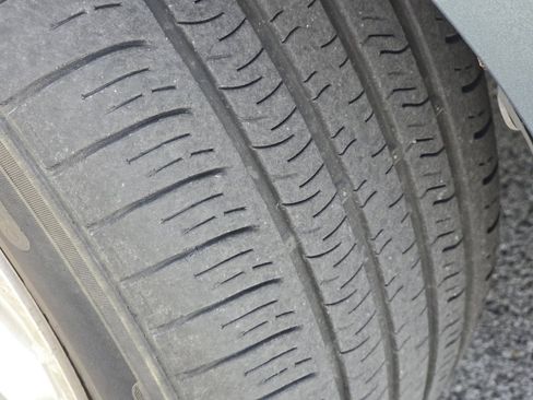 Used 2011 Ford Fusion SE w/ 201A Rapid Spec Order Code image 4
