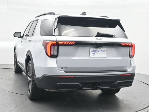 Used 2026 Ford Explorer ST-Line w/ ST-Line Street Pack RWD image 7