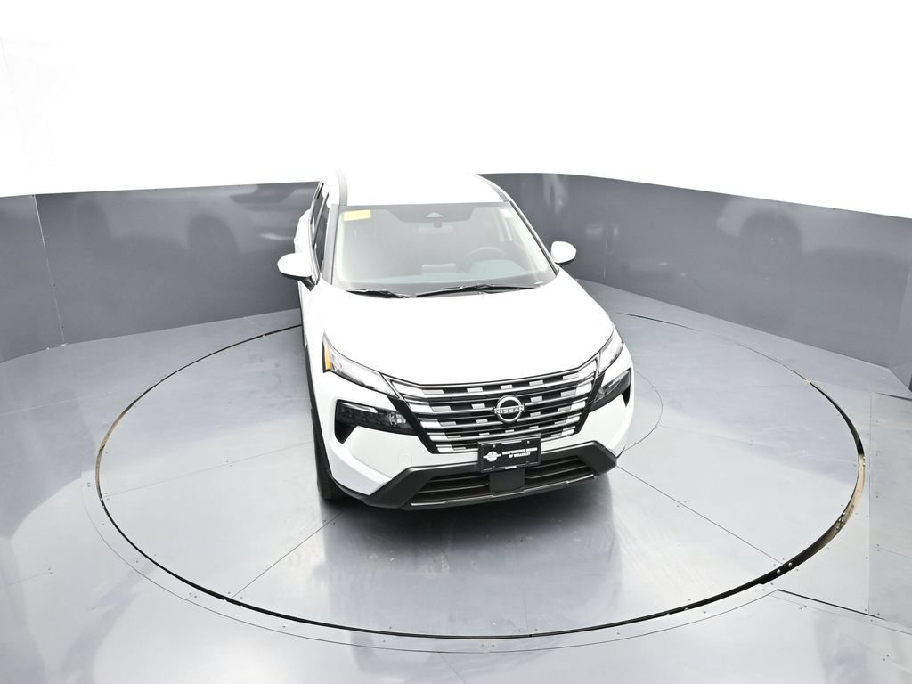 Certified 2026 Nissan Rogue SV AWD/4WD image 39