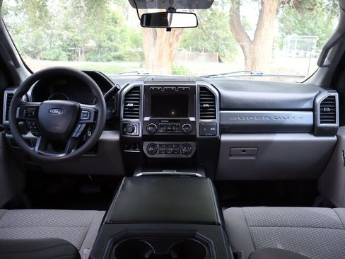 Used 2019 Ford F350 XLT w/ XLT Premium Package AWD/4WD image 16