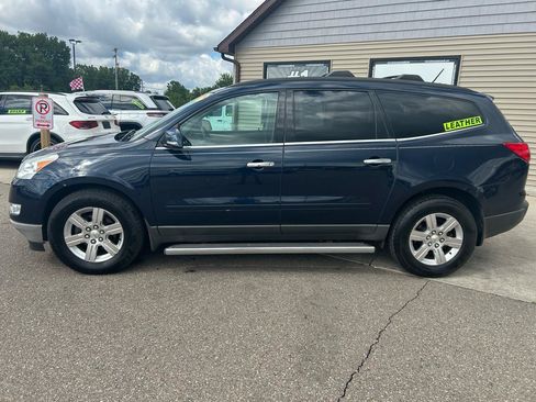 Used 2012 Chevrolet Traverse LT w/ LPO, 'HIT The Road' Package AWD/4WD image 8