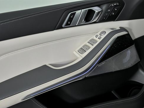 Used 2024 BMW ALPINA XB7 AWD/4WD image 18