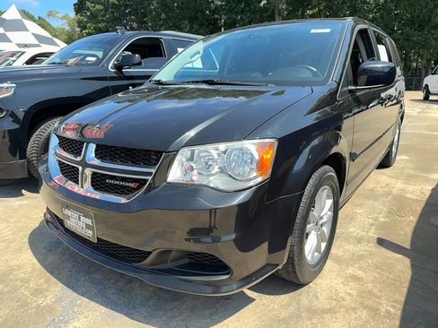 Used 2015 Dodge Grand Caravan SXT image 1