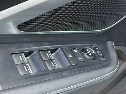 Certified 2025 Acura RDX SH-AWD image 12