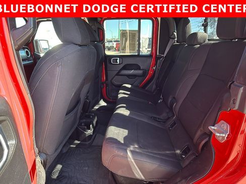 Used 2020 Jeep Gladiator Overland image 17