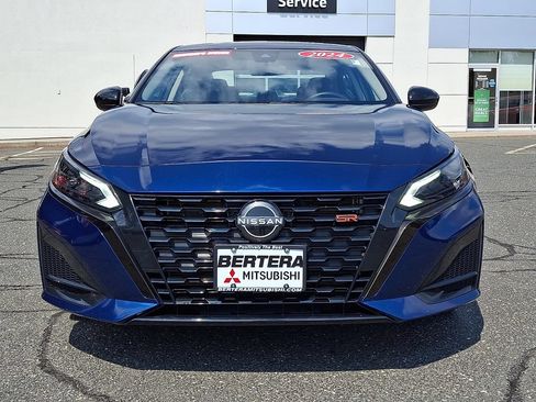 Used 2024 Nissan Altima 2.5 SR FWD image 2