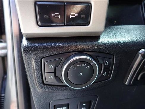 Used 2019 Ford F150 Lariat RWD image 19