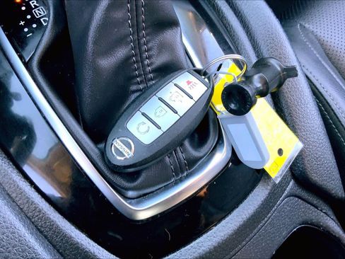 Used 2021 Nissan Rogue Sport SL image 14