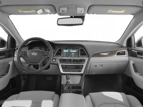 Used 2016 Hyundai Sonata Plug-In Hybrid image 8