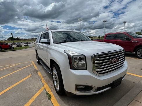 Used 2017 GMC Yukon XL SLT w/ Premium Edition AWD/4WD image 1