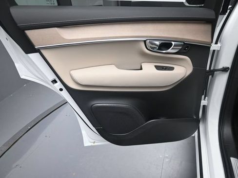New 2026 Volvo XC90 T8 Plus w/ Protection Package Premier AWD/4WD image 23