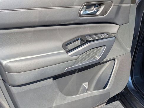 New 2026 Nissan Pathfinder SL image 16