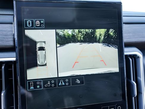 New 2026 GMC Acadia Denali w/ Super Cruise Package FWD image 18