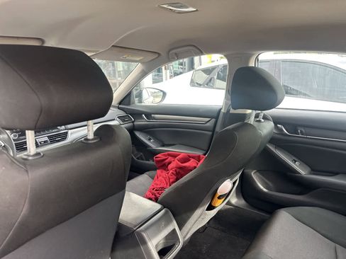 Used 2018 Honda Accord LX image 10