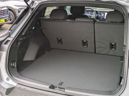 New 2026 Chevrolet Equinox EV LT image 25