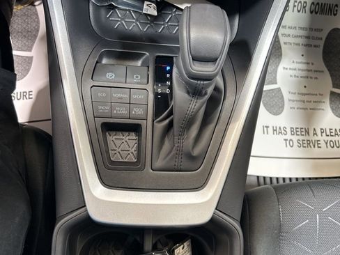 Used 2025 Toyota RAV4 XLE image 27