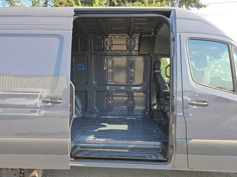 Used 2026 Mercedes-Benz Sprinter 2500 image 13