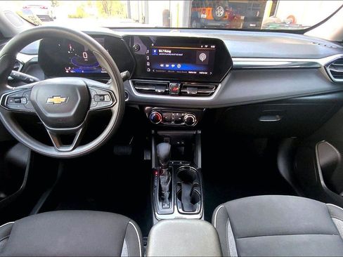 Used 2024 Chevrolet TrailBlazer LT FWD image 15