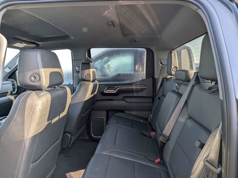 Used 2025 GMC Sierra 1500 SLT RWD image 5