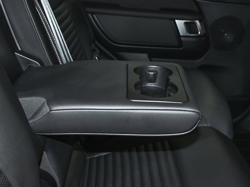 Used 2023 Land Rover Discovery S R-Dynamic image 68