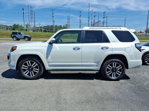 Used 2017 Toyota 4Runner Limited AWD/4WD image 4