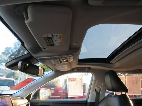 Certified 2023 Toyota Highlander XLE image 35